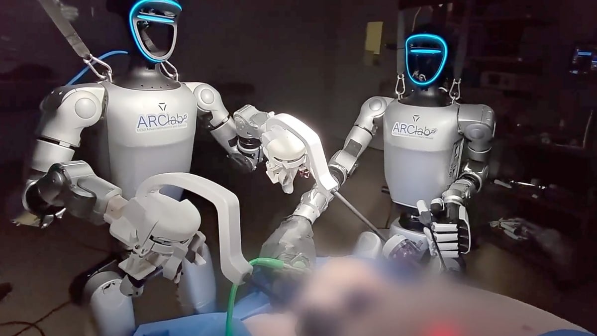 Humanoid Robots Perform Live Gallbladder Surgery on Pigs in World First