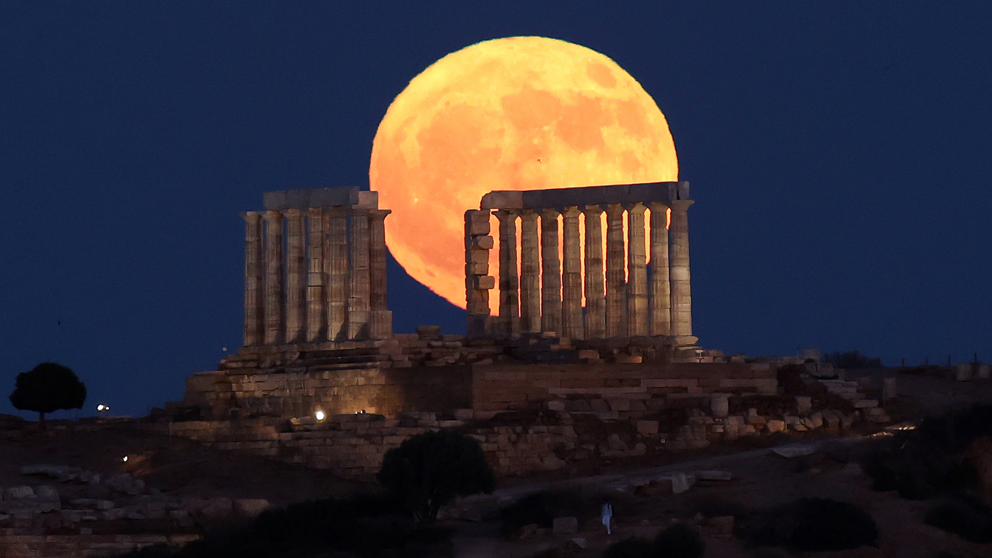 July's Full Buck Moon Rises Before a Month of Eclipses